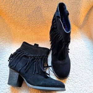 Sbicca black suede ankle boots with fringe